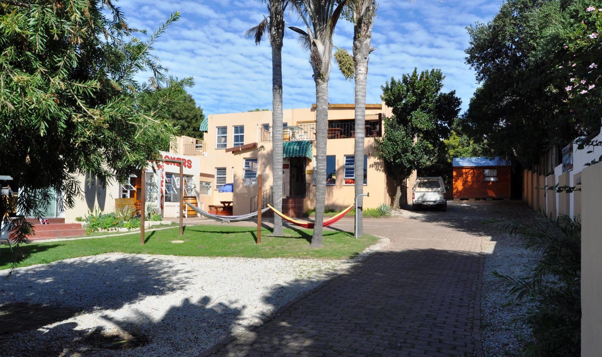 Amakaya Backpackers Travellers Accommodation Плетенбърг Бей Екстериор снимка