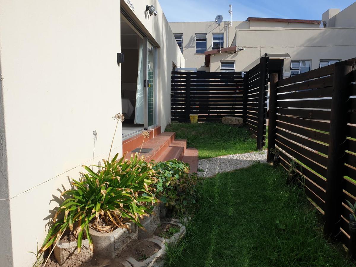 Amakaya Backpackers Travellers Accommodation Плетенбърг Бей Екстериор снимка