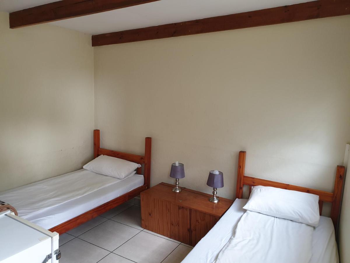 Amakaya Backpackers Travellers Accommodation Плетенбърг Бей Екстериор снимка